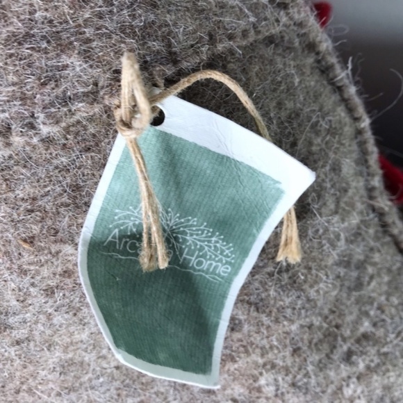 NWT ARCADIA HOME Hand Felted Wool Pillow Cover- Poinsettia in Red on Gray - Picture 2 of 3